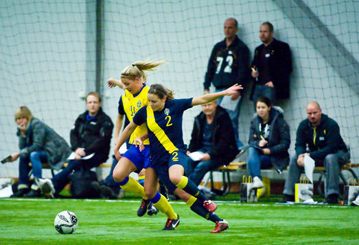 Nina Jakobsson, Gula och Alice Nilsson, Blåa