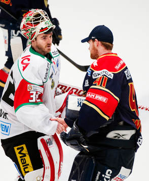 Mikael Tellqvist, målvakt, Modo, tackar Gustaf Wesslau,