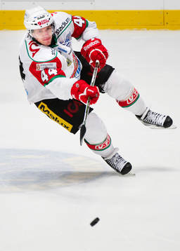 Nicklas Danielsson, Modo, passar pucken