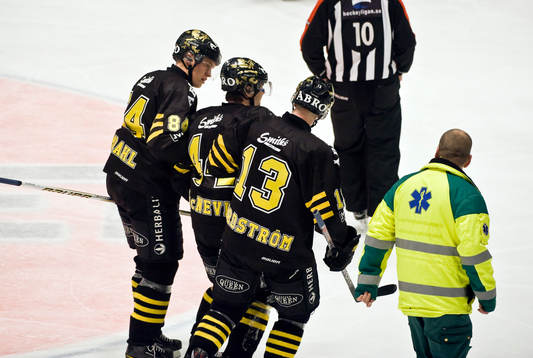Josh Macnevin, AIK hjälps av isen