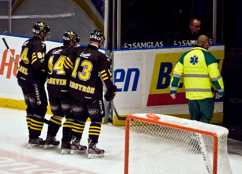 Josh Macnevin, AIK hjälps av isen