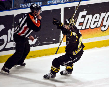 Oscar Ahlström, AIK, jubel