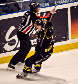 Oscar Ahlström, AIK, jubel