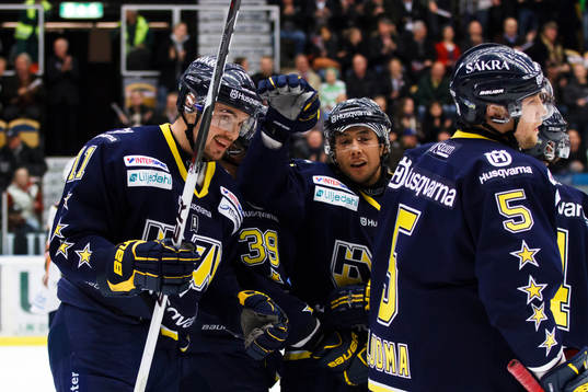 Jesse Joensuu, Mikko Luoma och Jason Krog, HV71 jubel