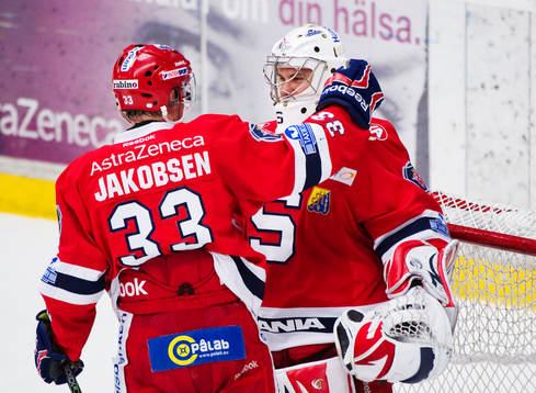Julian Jacobsen och Julius Hudacek, målvakt, Södertälje,