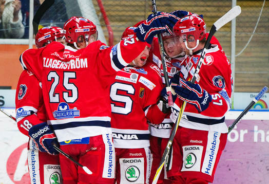 Jubel bland Södertälje-spelarna