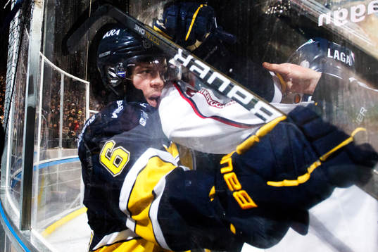 Oscar Fantenberg, HV71 gruffar med Jaroslav Hlinka,
