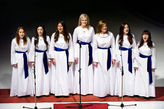 Göteborgs Lucia sjunger nationalsången