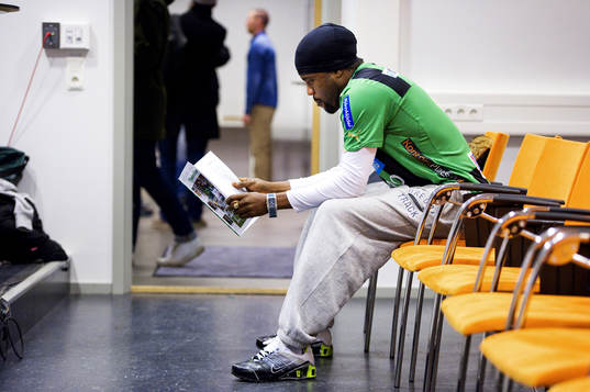 Peter Ijeh, Gais, innan presskonferensen