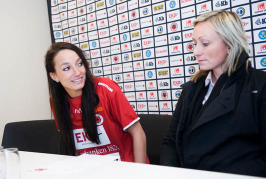 Kosovare Asllani, nyförvärv, här
