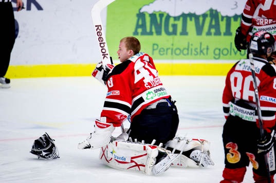 Pontus Sjögren, målvakt, Malmö ser Leksand göra mål,