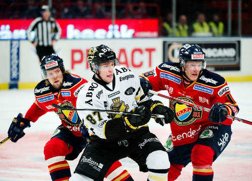 Daniel Tjärnqvist och Jonas Almtorp, Djurgården, kämpar
