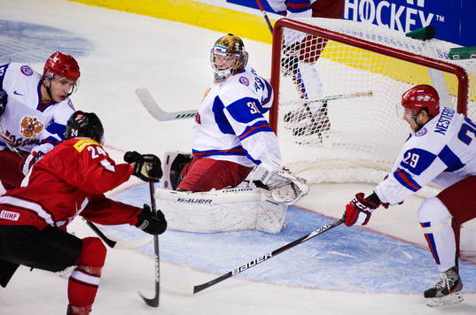 Rörigt framför Andrei Vasilevski, målvakt, Ryssland