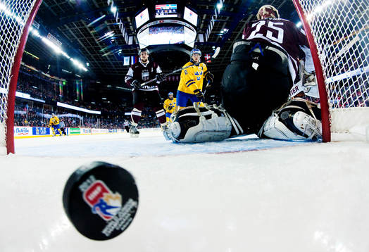 Johan Sundström, Sverige, ser 6-3-målet gå in bakom