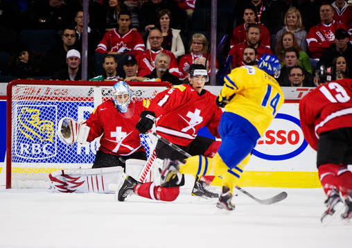 Max Friberg, Sverige, skjuter in 1-0