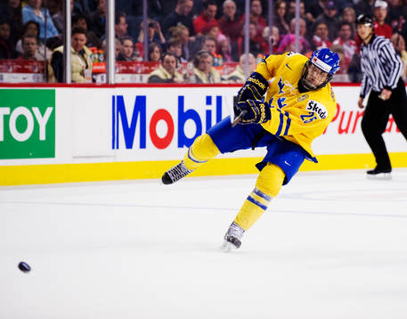 Jonas Brodin, Sverige, skjuter