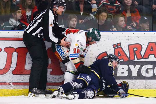 Fredrik Pettersson, Frölunda HC ifrån Morten Ask, HV71.