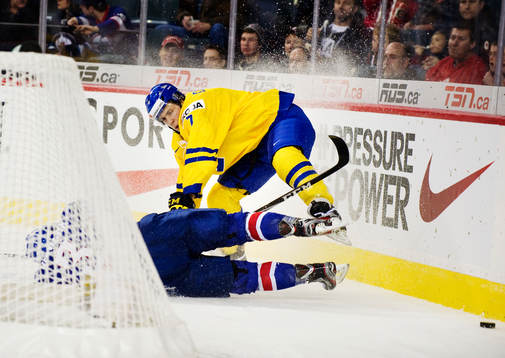 Fredrik Claesson, Sverige, tackling
