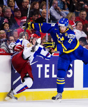 Ivan Telegin, Ryssland och Patrik Nemeth, Sverige, tackling