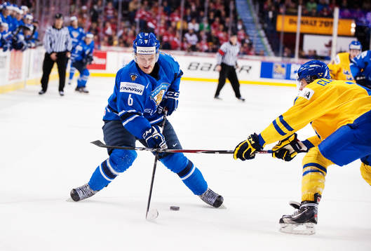 Teemu Pulkkinen, Finland, stoppas av Fredrik Claesson,