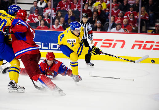 Rickard Rakell, Sverige, skjuter mot mål