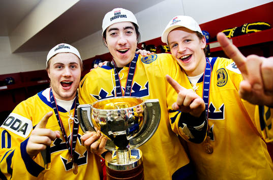 Johan Larsson, Mika Zibanejad och Max Friberg, Sverige,