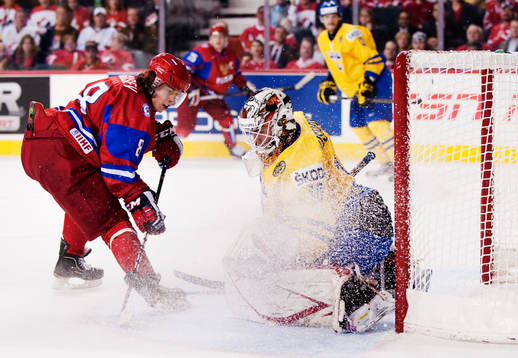Nikita Gusev, Ryssland, oroar framför Johan Gustafsson,
