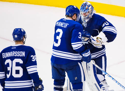 Carl Gunnarsson och Dion Phaneuf åker fram till Johan