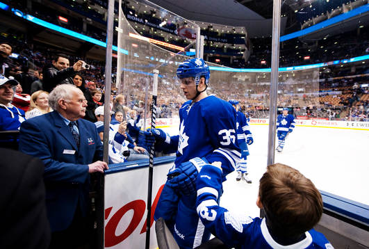 Carl Gunnarsson, Toronto, lämnar isen
