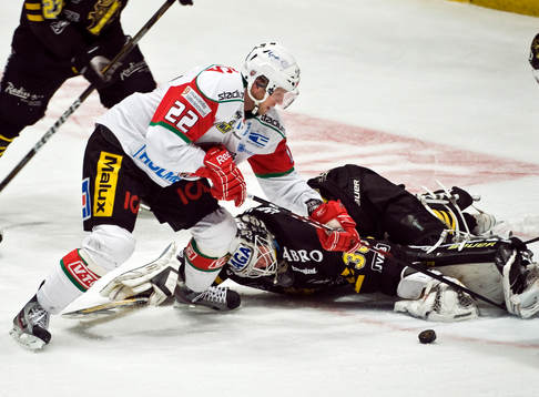 Thomas Pöck, Modo och Viktor Fast, målvakt, AIK