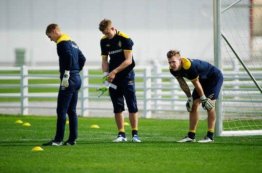 Målvakterna Pär Hansson, Karl Johan Johnsson och Johan