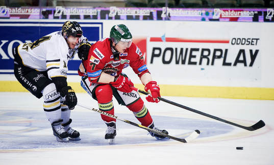Henrik Tömmernes, Frölunda jagas av Daniel Rudslätt, AIK
