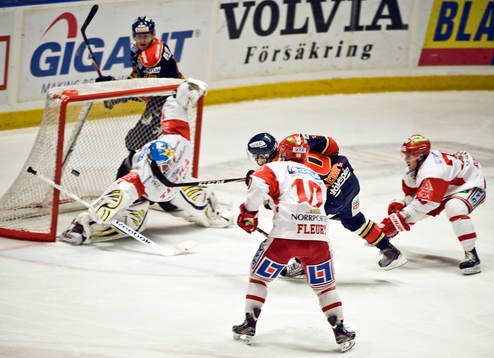 Mario Kempe, Djurgården gör 2-0 på Gustaf Lindvall,
