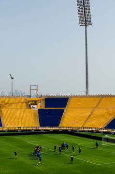 Det svenska laget tränar på Al-Gharafa Stadium i Doha