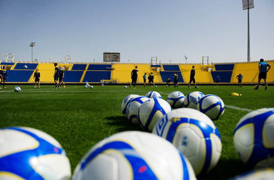 Det svenska laget tränar på Al-Gharafa Stadium i Doha