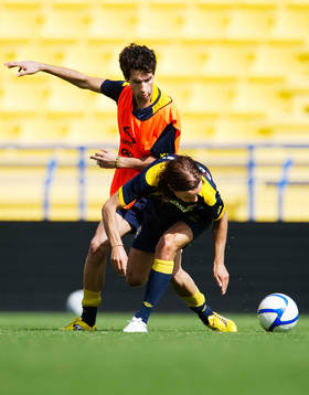 Jimmy Durmaz och Niklas Hult i en duell