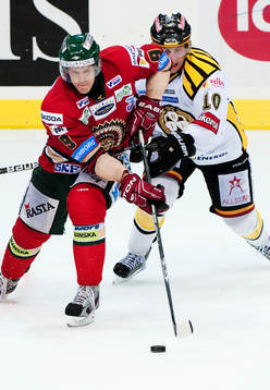 Magnus Kahnberg, Frölunda. Johan Larsson, Brynäs
