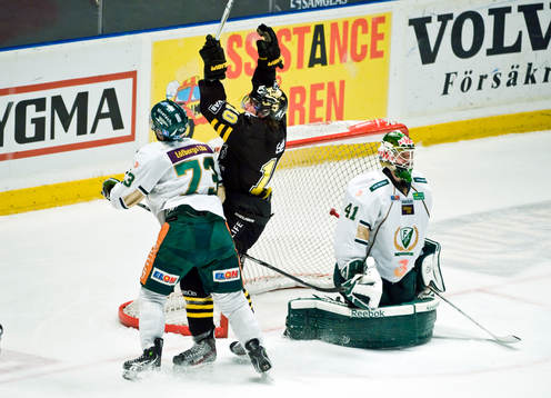 Richard Gynge, AIK och Cristopher Nihlstorp, målvakt,