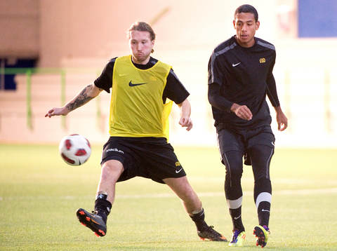 Emil Wahlström, Eddie Hernandez, Häcken