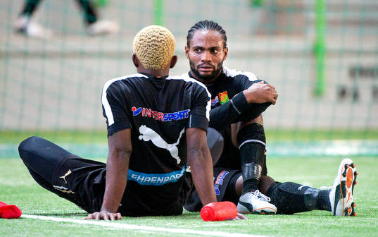 Richard Ekunde, Gais