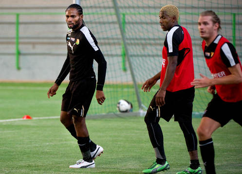 Richard Ekunde, Gais