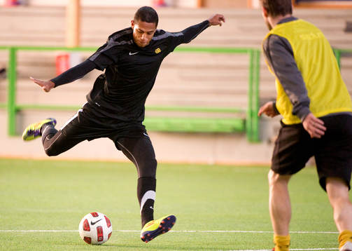 Eddie Hernandez, Häcken