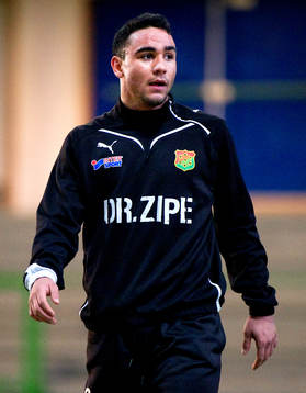 Richard Yarsuvat, Gais