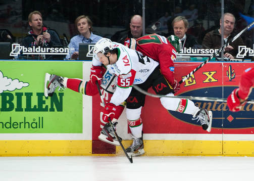 Ole Kristian Tollefsen, Modo, trycker till Jari Tolsa,