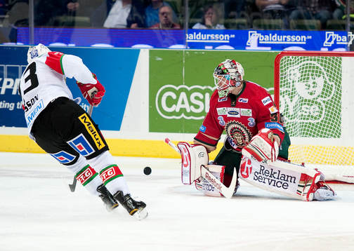 Frederik Andersen, målvakt, Frölunda, räddar ett