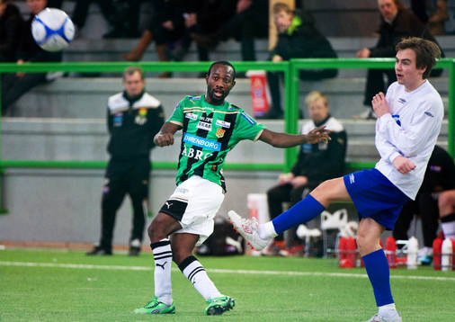 Reuben Ayarna, Gais