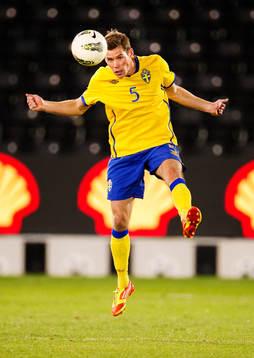 Emil Salomonsson, Sverige, nickar bollen