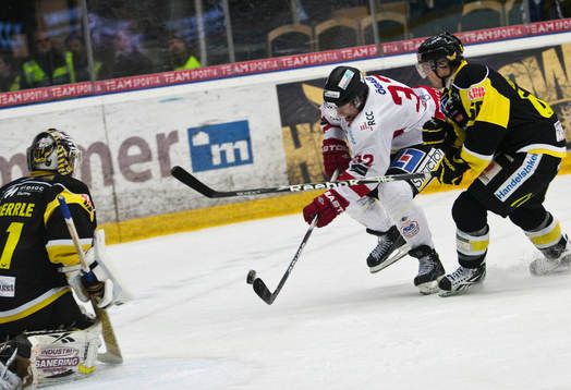 Ville Nieminen, Örebro och Daniel Sperrle, målvakt,