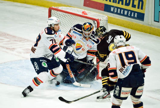 Josef Boumedienne, Gustaf Wesslau, målvakt, Djurgården