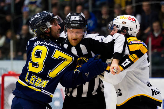 Bläddra bland fler bilder av Ishockey, Elitserien, HV71 - Skellefteå 